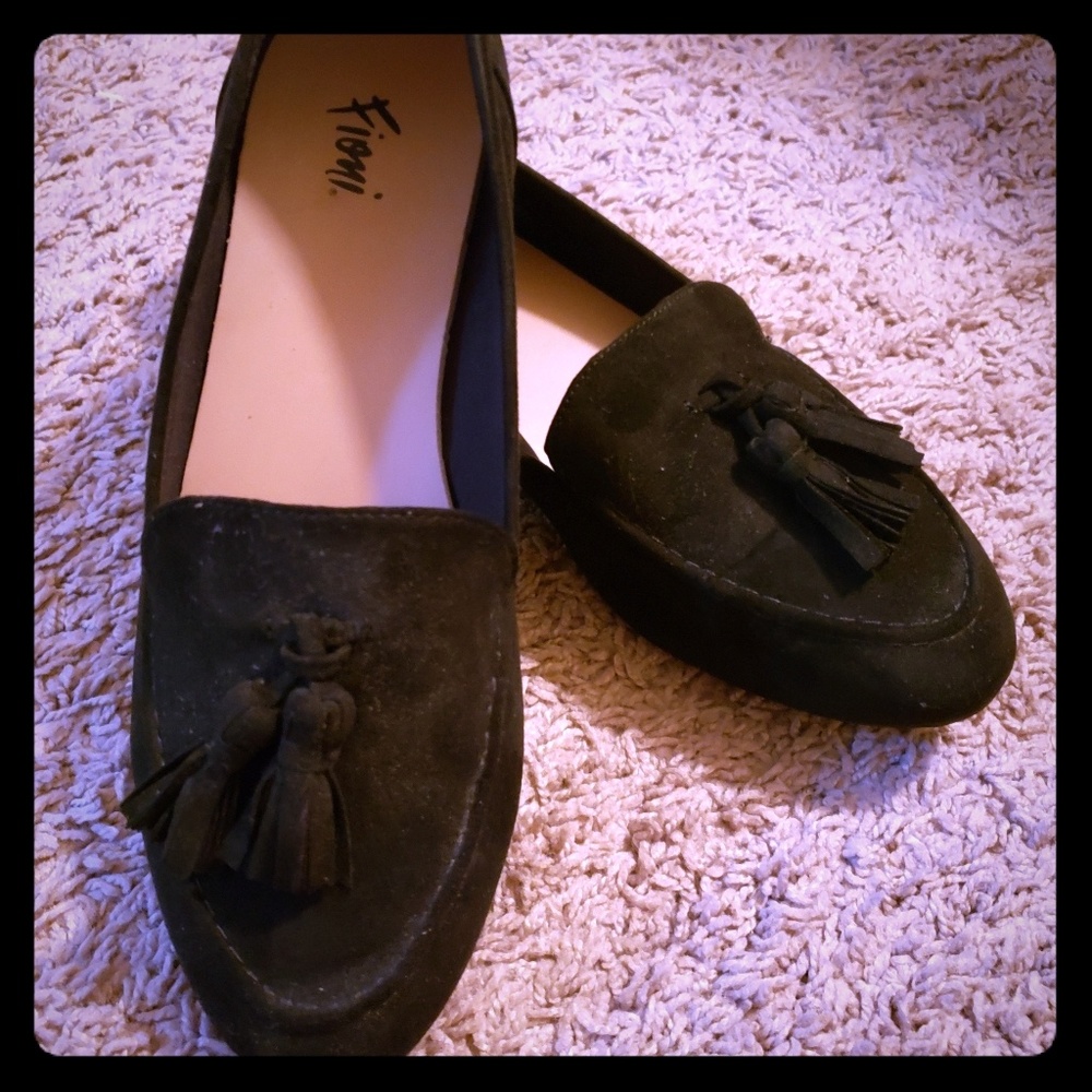 Black tassle shoes